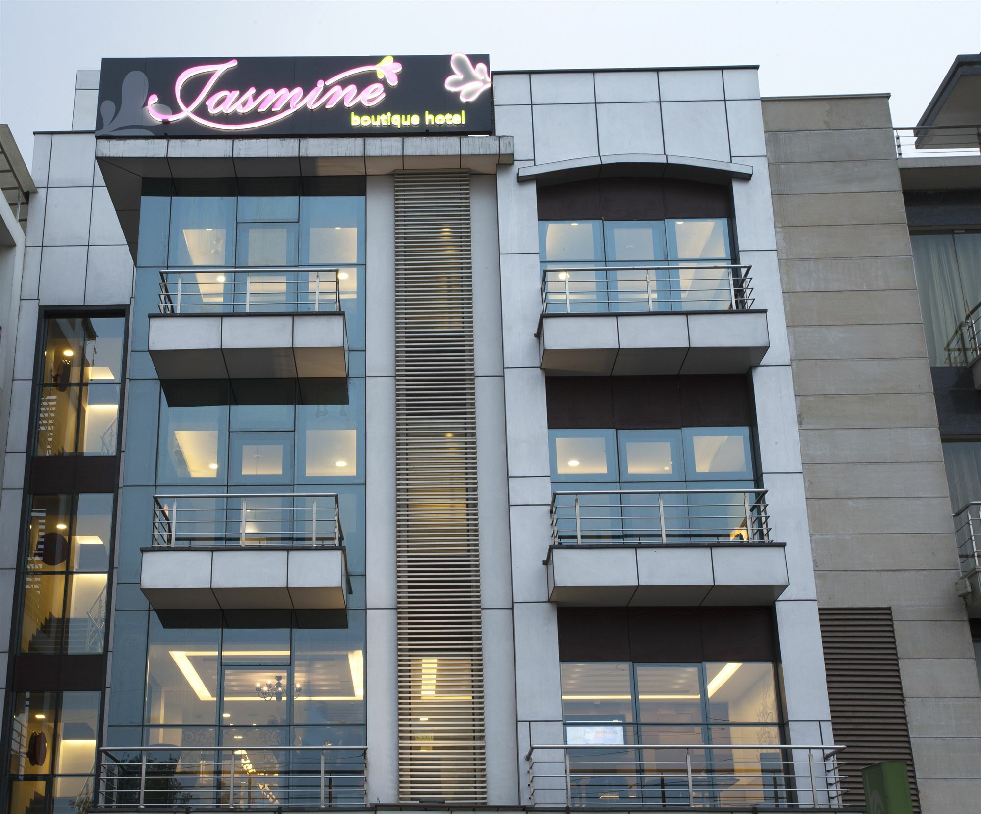 Jasmine Boutique Hotel Jasola Yeni Delhi Dış mekan fotoğraf
